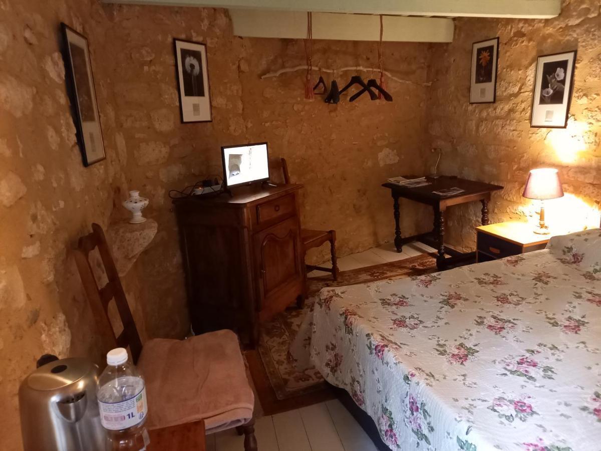 Chambre D Hotes Les Remparts Сан-Сиприан Екстериор снимка